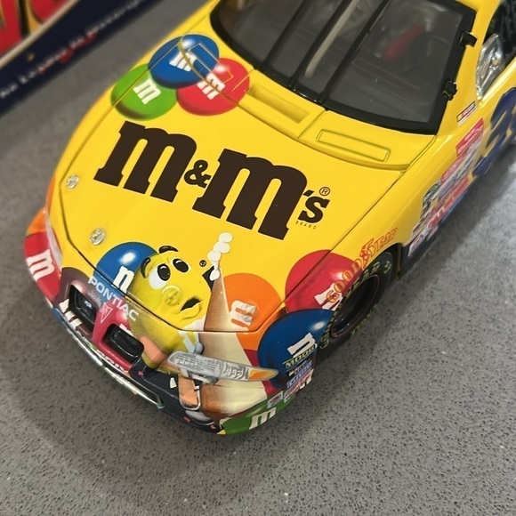 NASCAR - Ernie Irvan #36 M&M Countdown to Millennium 1999 1:24 - Picture 7 of 10